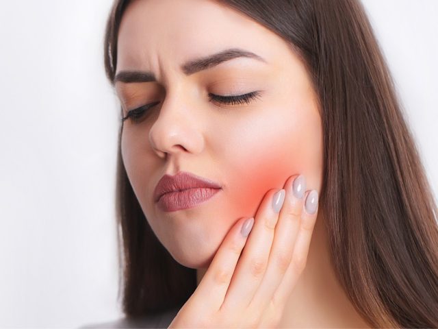 Ini 6 Cara Mengobati Sakit Gigi Berlubang yang Terbukti Ampuh!